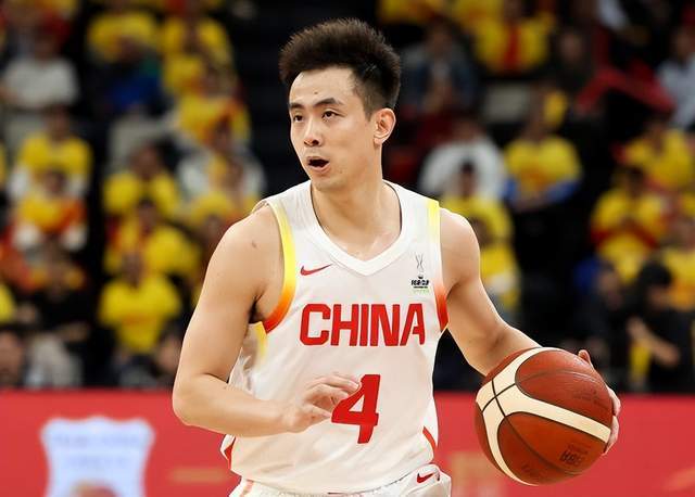星空体育app下载-进攻很热闹但防守一团糟：中国男篮半场落后中国台北1分